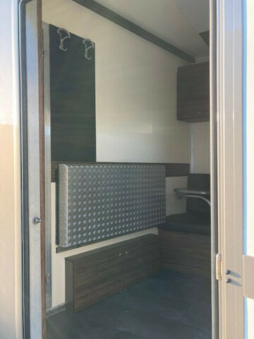 Andere Pferdeanhänger mit Wohnung (307733178)
