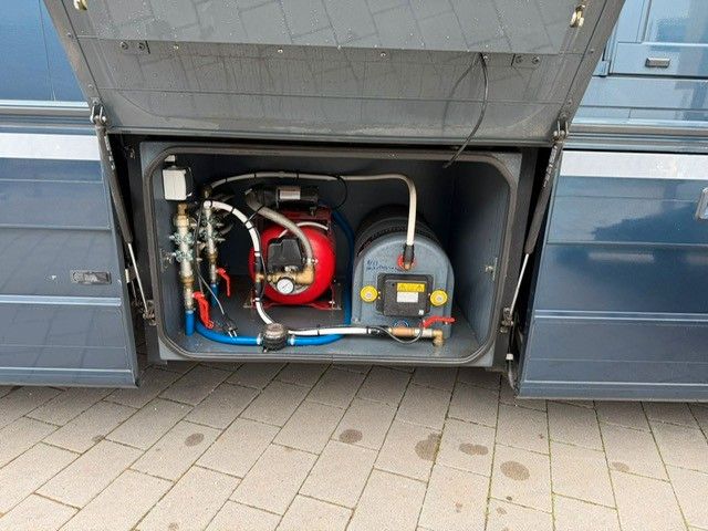 IVECO  (49105237875776)