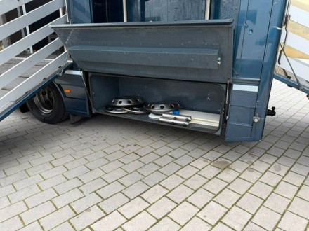 IVECO  (49105237875776)