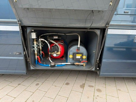 IVECO  (49105237875776)